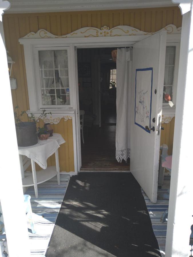 Vardshuset Idyllen Barang 外观 照片